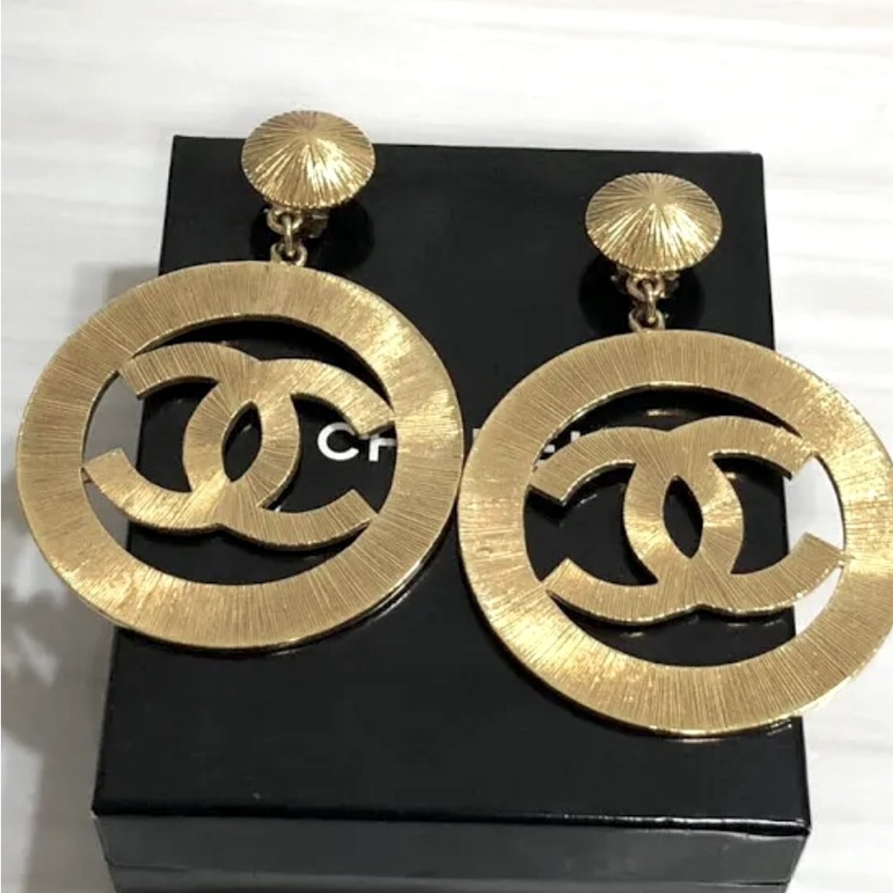 Gorgeous Vintage Chanel sunburst earrings!
